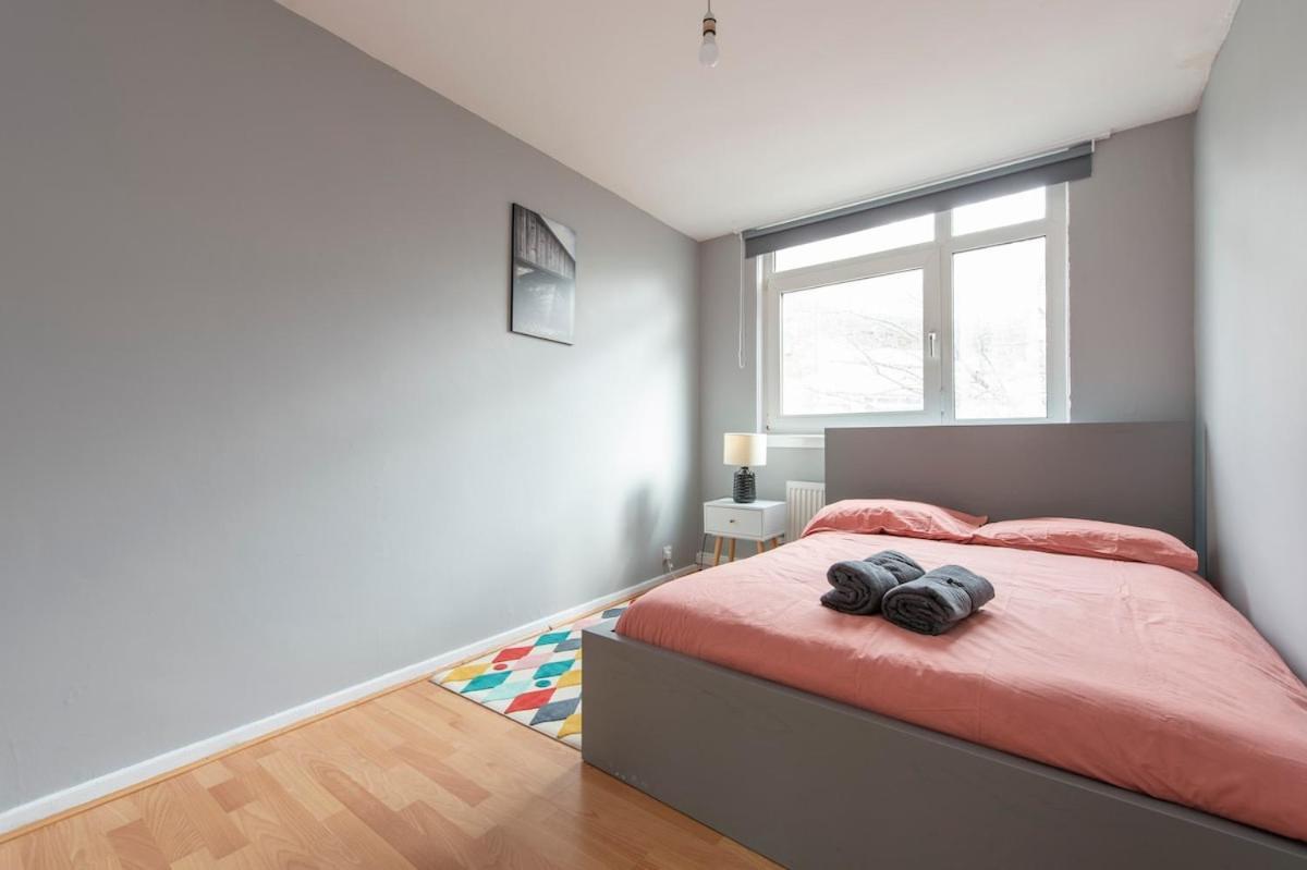 Lovely 2-Bed 20 Mins To Central London Luaran gambar