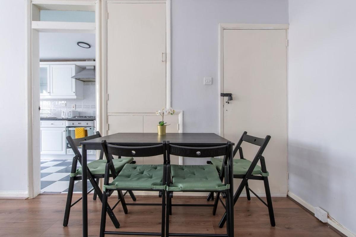 Lovely 2-Bed 20 Mins To Central London Luaran gambar